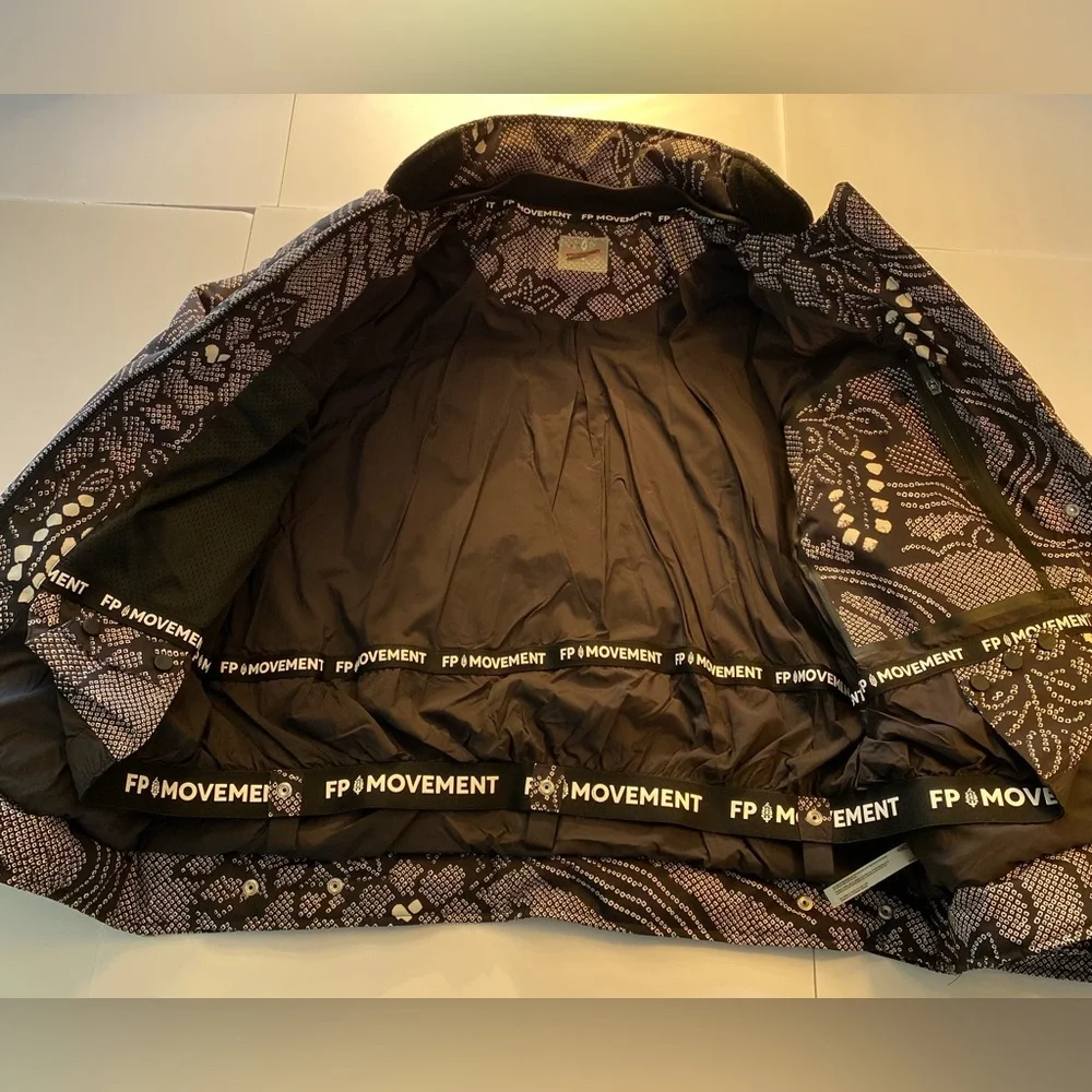 FP Movement Bunny Slope Puffer Jacket  Medium NWOT - Picture 12 of 16